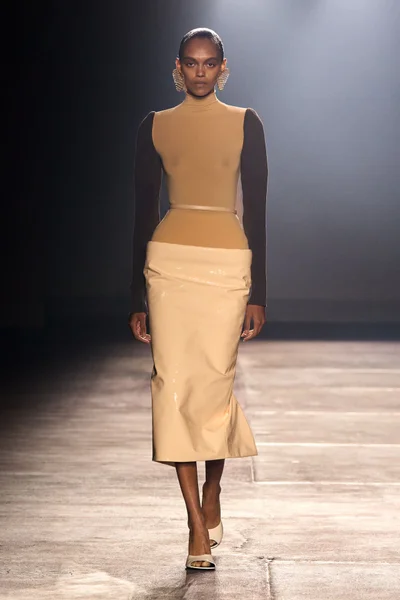 Look 2
